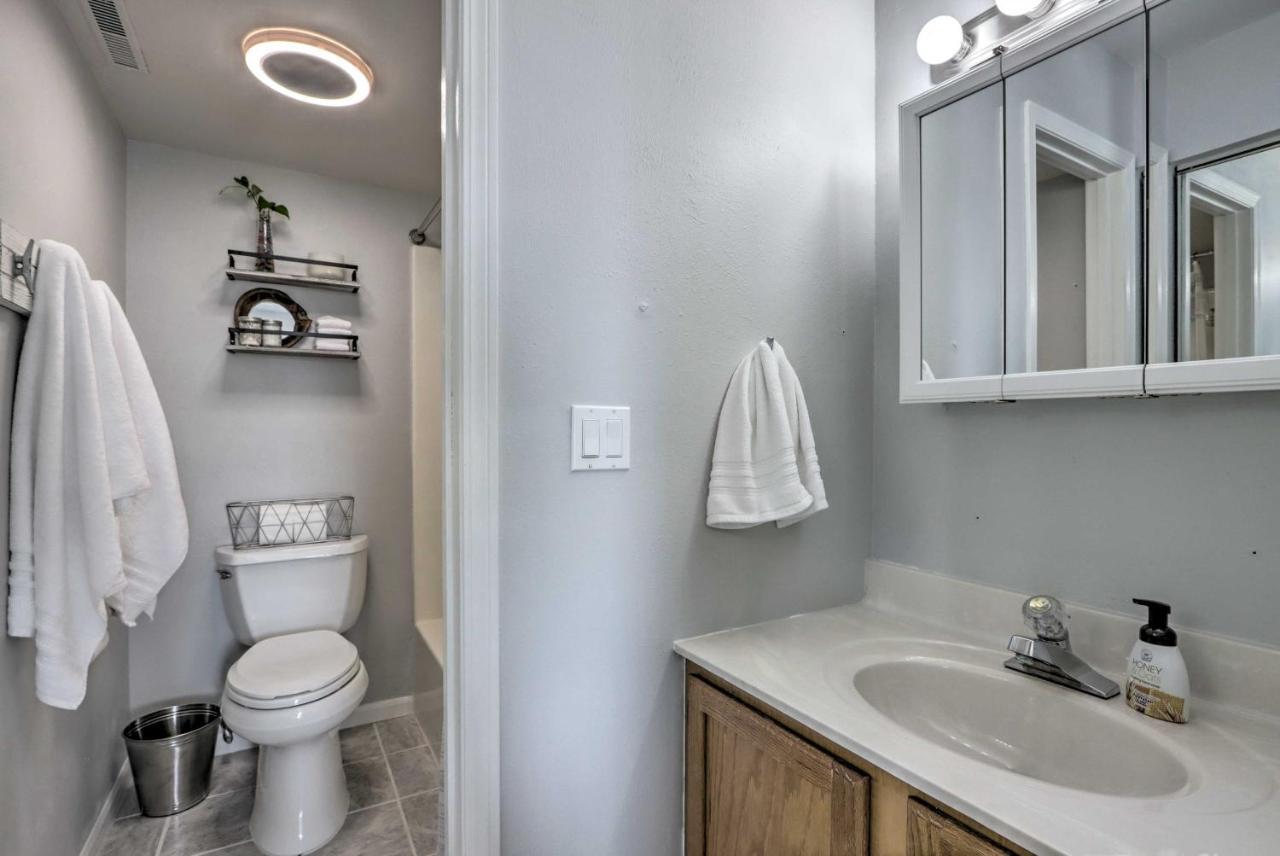 Osage Beach Condo With Pool Access And Lake Views 外观 照片